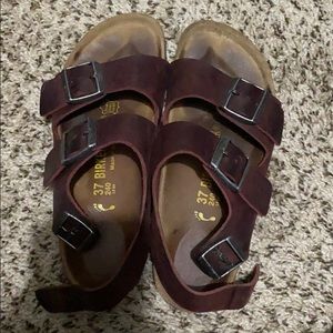 Maroon Birkenstock’s with strap